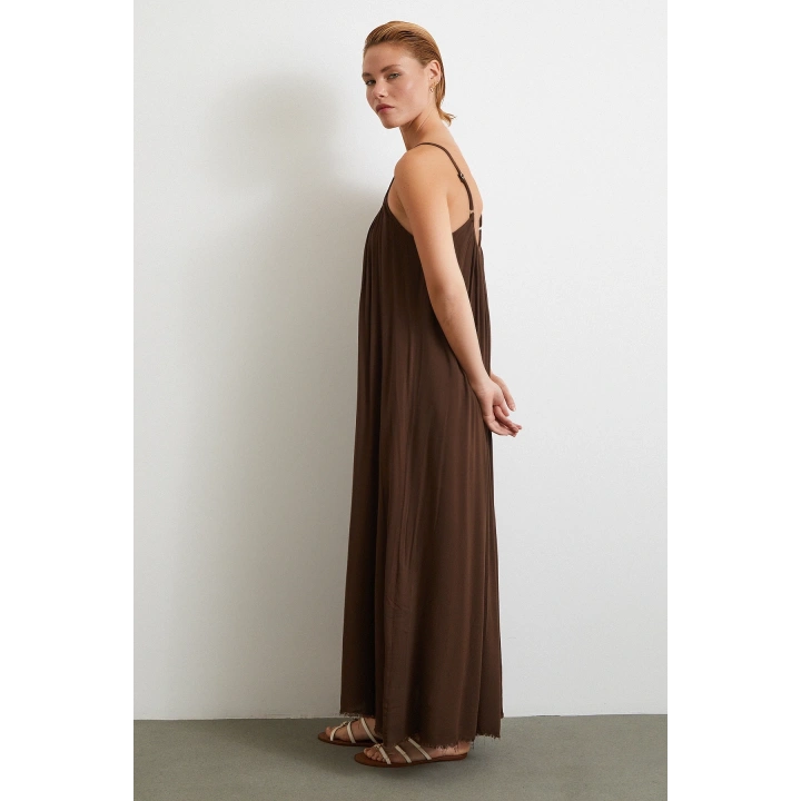 Askılı Piliseli Geniş Elbise Kahve