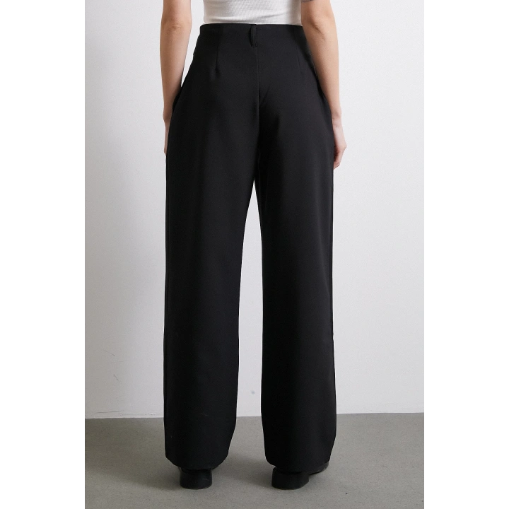 Bel Detaylı Wide Leg Pantolon Siyah