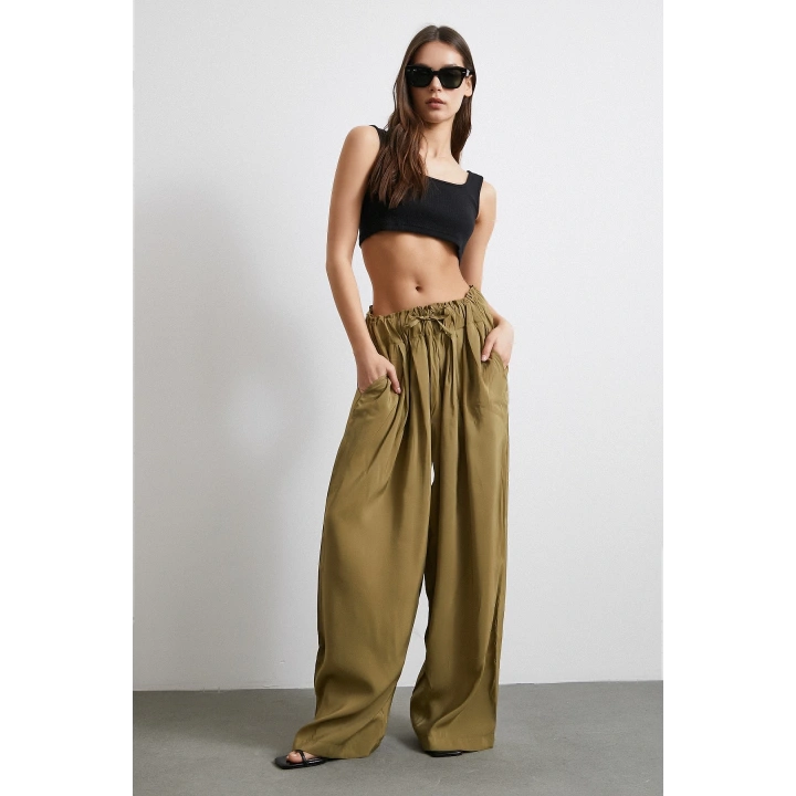 Beli Büzgülü Geniş Paça Rahat Pantolon Yeşil