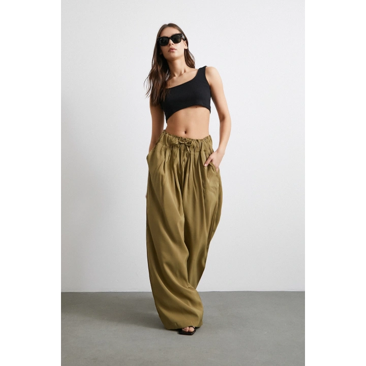 Beli Büzgülü Geniş Paça Rahat Pantolon Yeşil