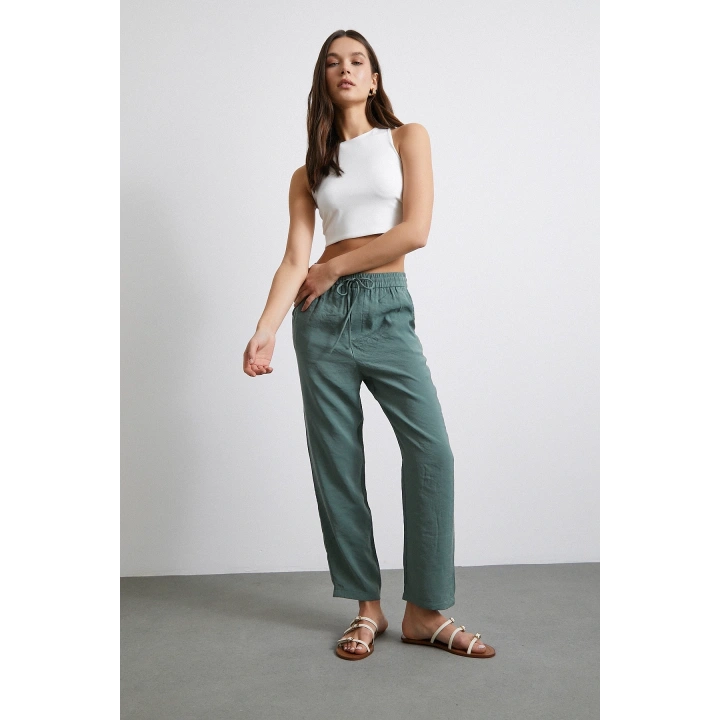 Beli Lastikli Arkası Cepli Rahat Pantolon Haki