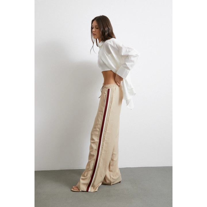 Beli Lastikli Çift Şeritli Pantolon Bej