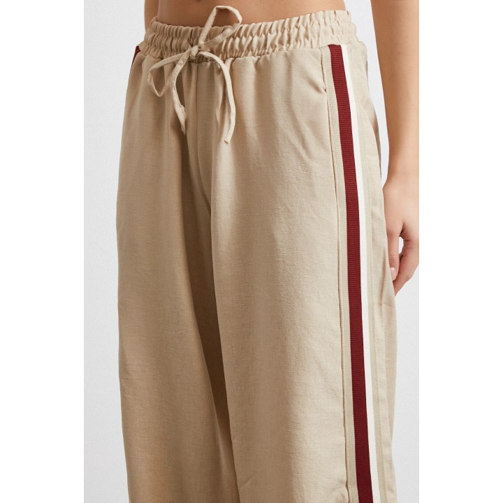 Beli Lastikli Çift Şeritli Pantolon Bej