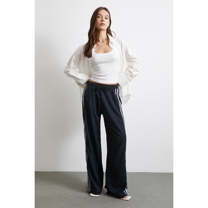 Beli Lastikli Çift Şeritli Pantolon Lacivert