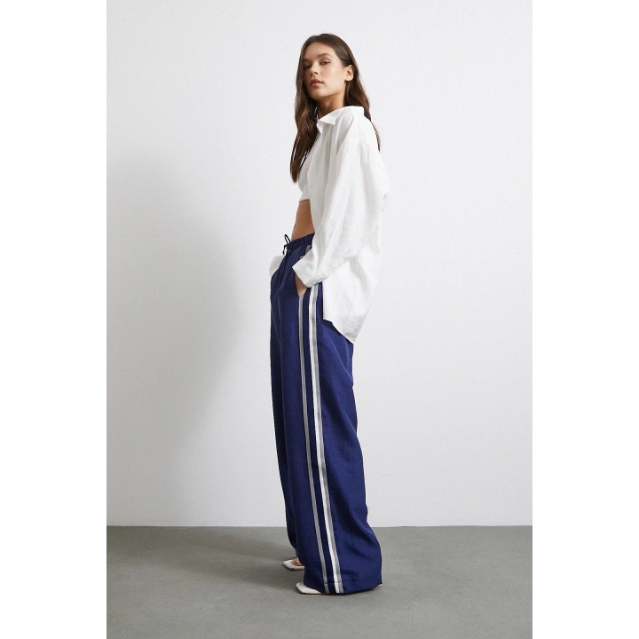 Beli Lastikli Çift Şeritli Pantolon Saks