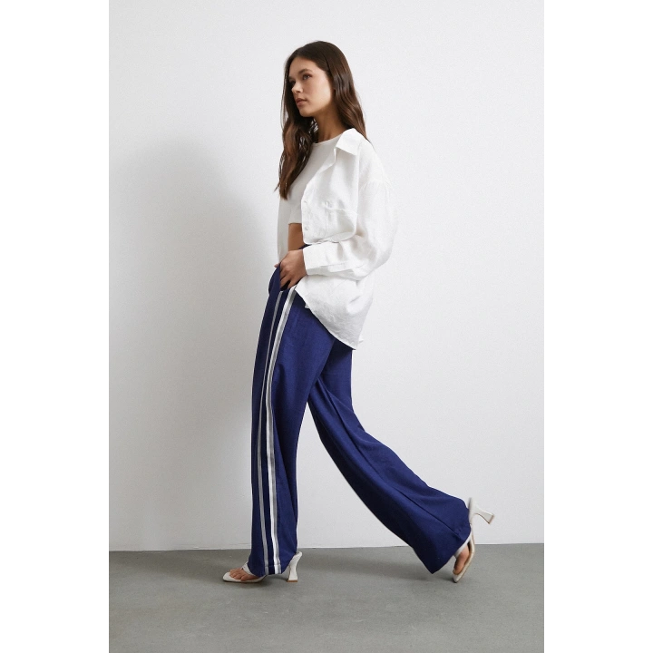 Beli Lastikli Çift Şeritli Pantolon Saks