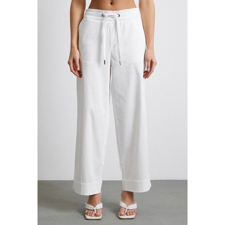 Beli Lastikli Paçası Katlamalı Pantolon Beyaz