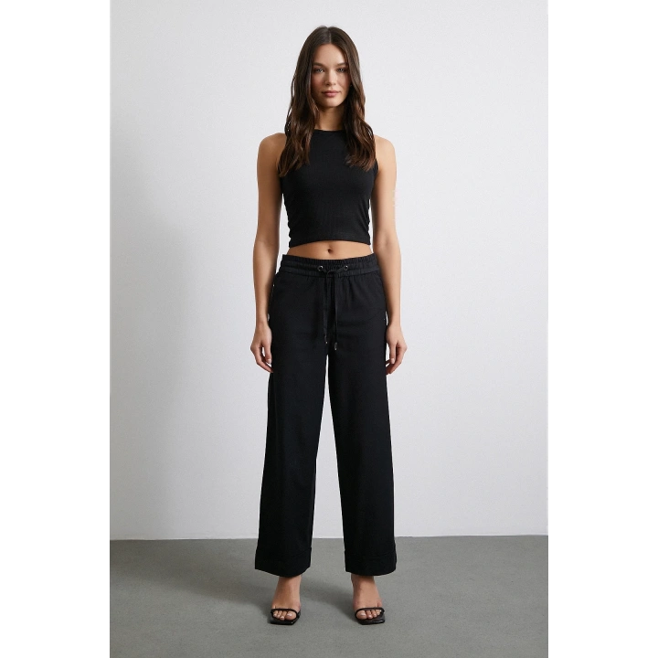 Beli Lastikli Paçası Katlamalı Pantolon Siyah