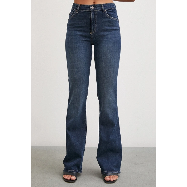 Beş Cepli Yüksel Bel İspanyol Paça Jean Lacivert