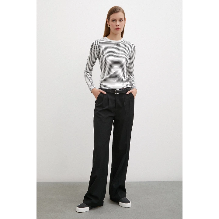 Bisiklet Yaka Çizgili Bluz Beyaz