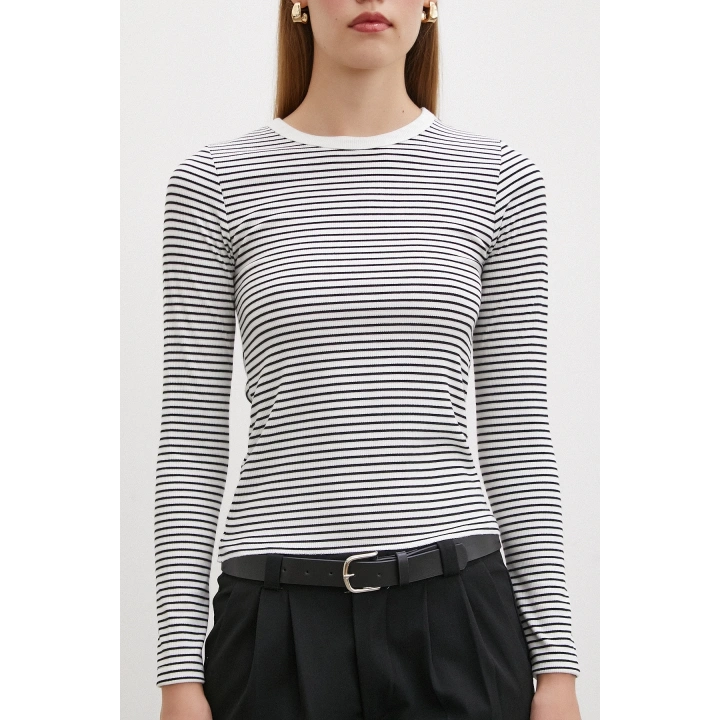 Bisiklet Yaka Çizgili Bluz Beyaz