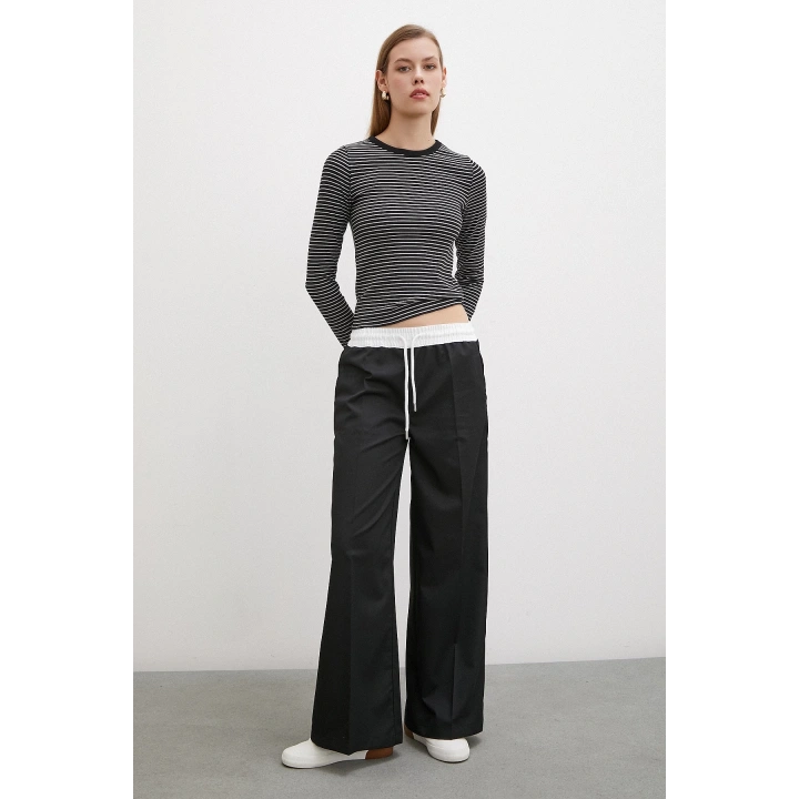 Bisiklet Yaka Çizgili Bluz Siyah