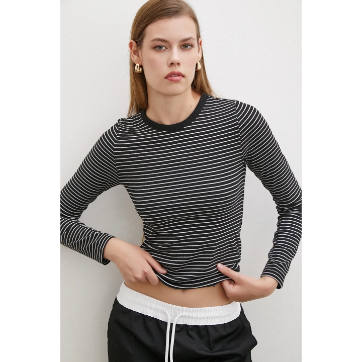 Bisiklet Yaka Çizgili Bluz Siyah