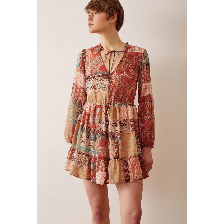 Biyeli V Yaka Desenli Mini Elbise Kahve