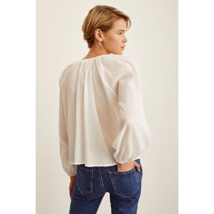 Brodeli V Yaka Bluz Beyaz