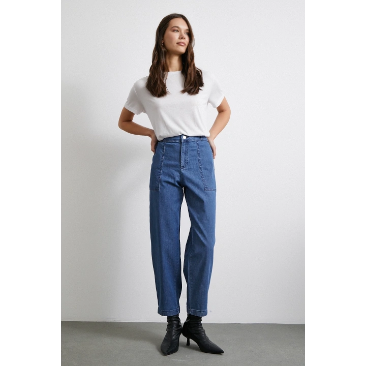 Cep Detaylı Paçası Katlamalı Mom Jean Mavi