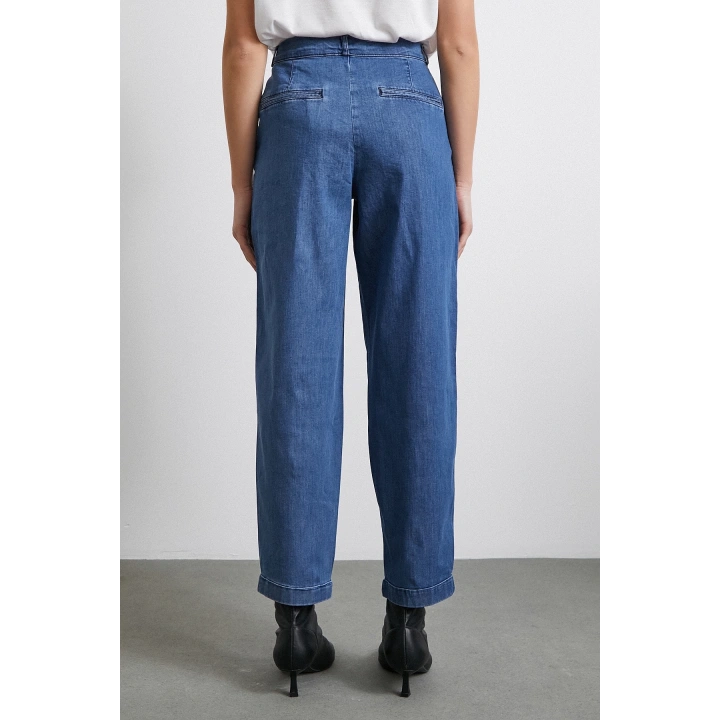 Cep Detaylı Paçası Katlamalı Mom Jean Mavi