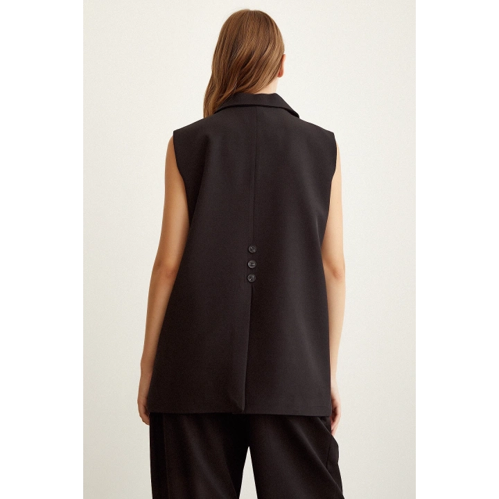 Cep Kapaklı Üç Düğmeli Uzun Yelek Siyah