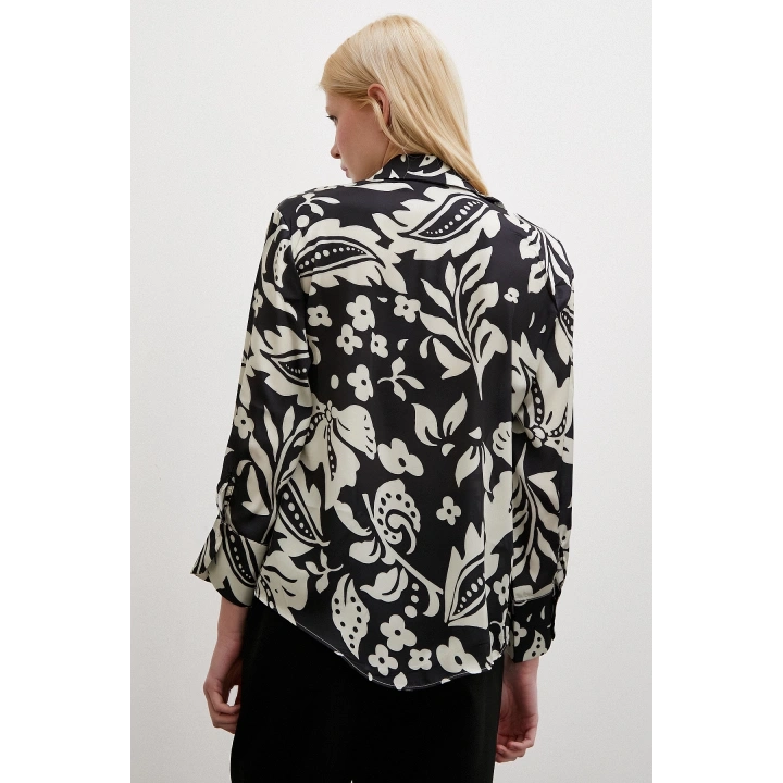 Çiçek Desenli Saten Gömlek Siyah