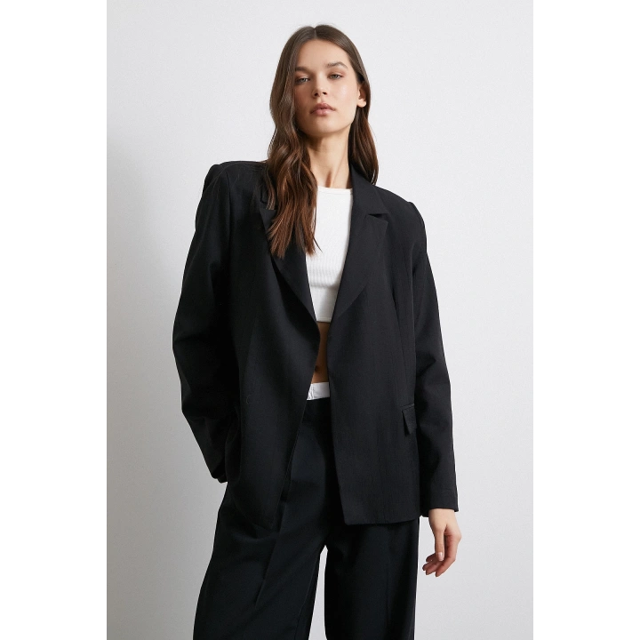 Çizgi Astarlı Dökümlü Blazer Ceket Siyah