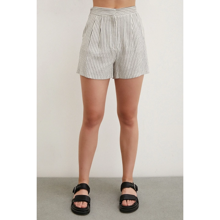 Çizgili Cepli Şort Bej