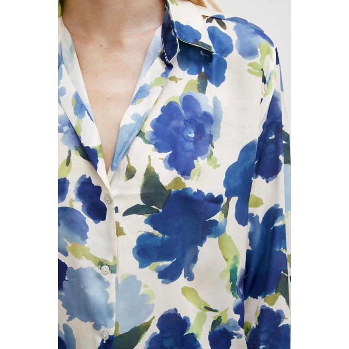 Çok Renkli Çiçek Desenli Gömlek Mavi
