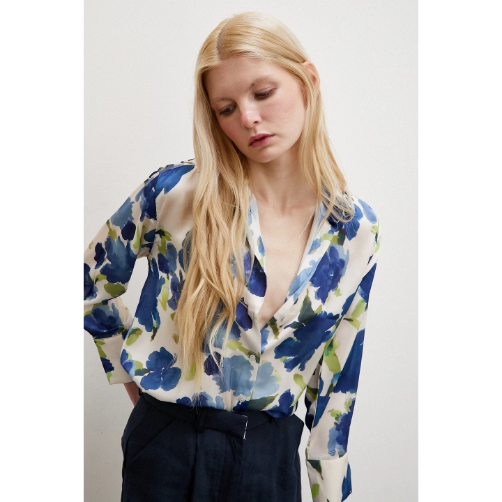 Çok Renkli Çiçek Desenli Gömlek Mavi