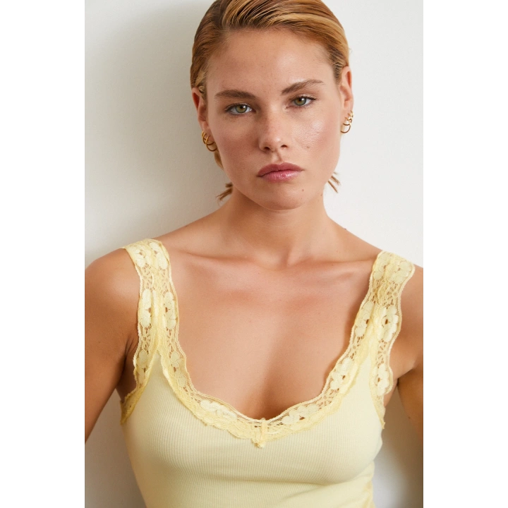 Dantel Askılı Top Sarı