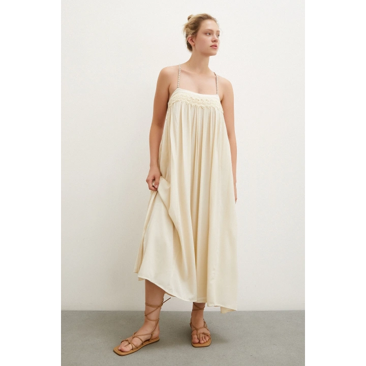 Dantel Detaylı Askılı Salaş Elbise Krem