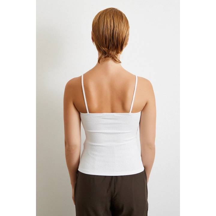 Dantel Detaylı Askılı Top Beyaz