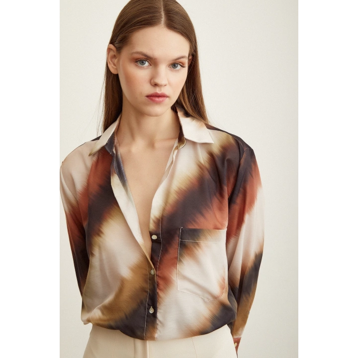 Desenli Cepli Gömlek Batik