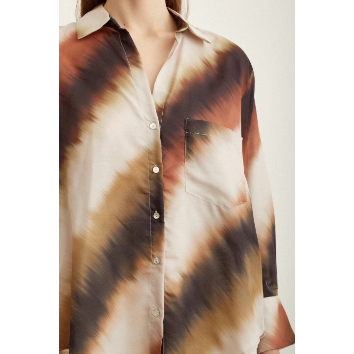 Desenli Cepli Gömlek Batik