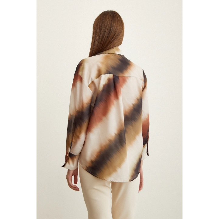 Desenli Cepli Gömlek Batik