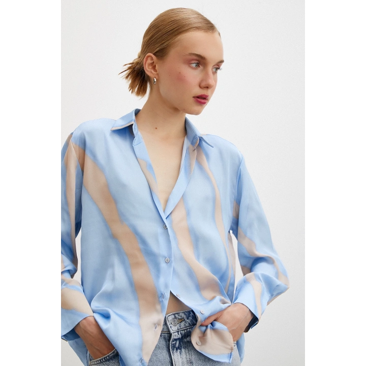 Desenli V Yaka Saten Gömlek Mavi