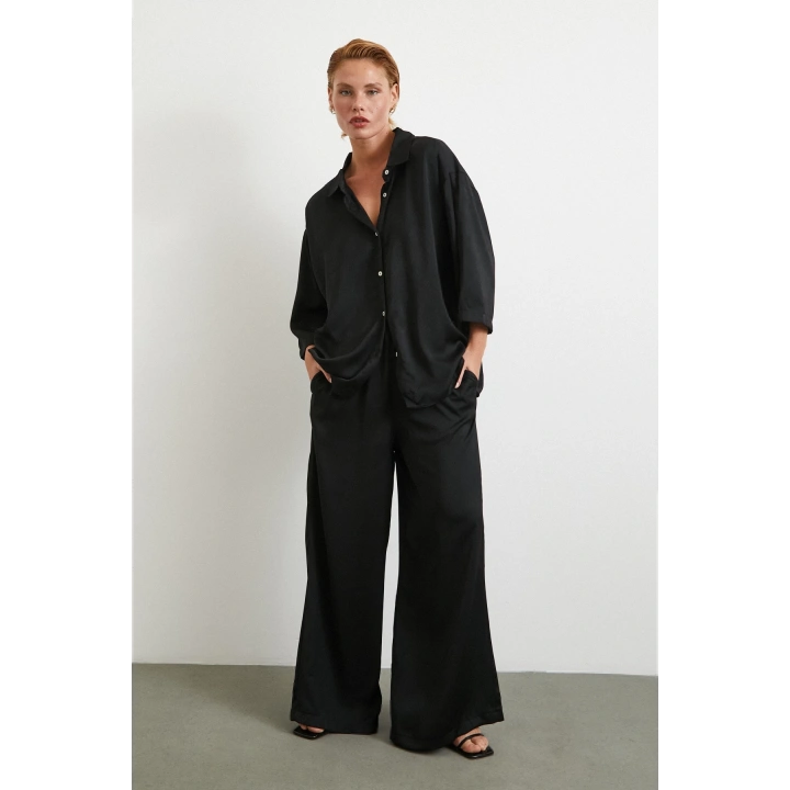 Dökümlü Romantik Pantolon Siyah