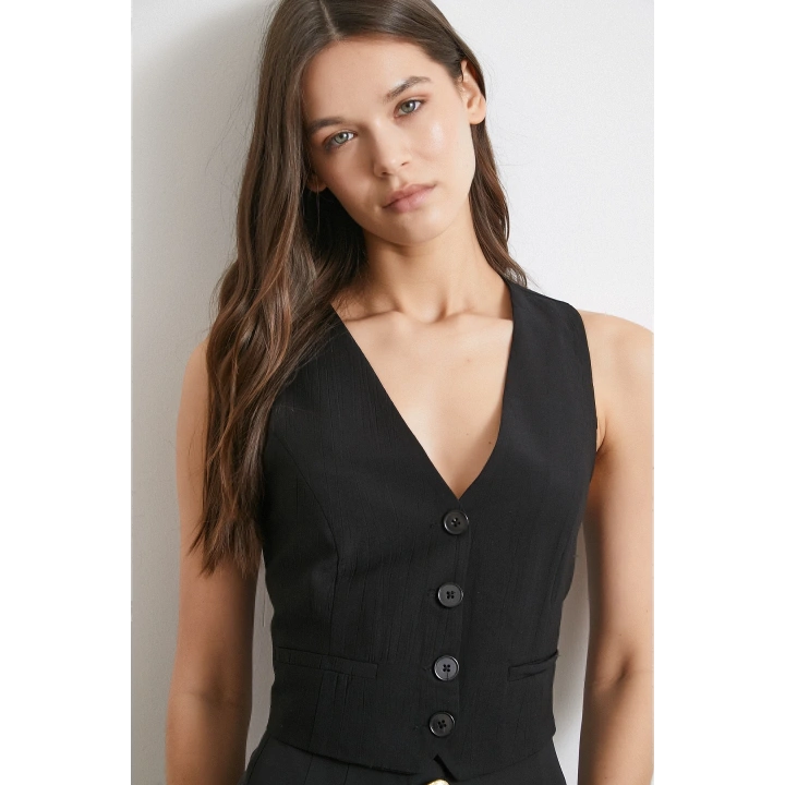 Dört Düğmeli Cep Kapaklı Yelek Siyah