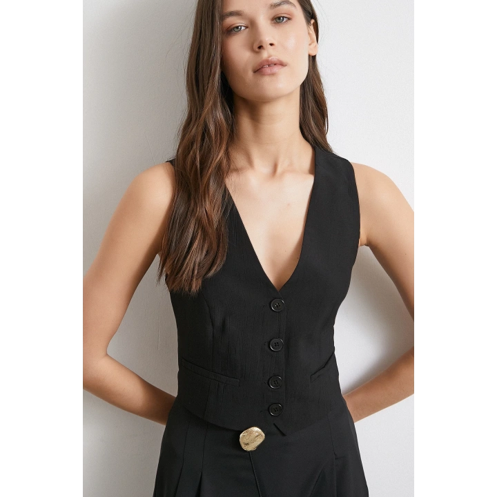 Dört Düğmeli Cep Kapaklı Yelek Siyah