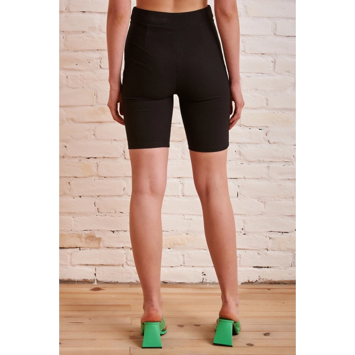 Düğme Detaylı Çelik Şort Siyah