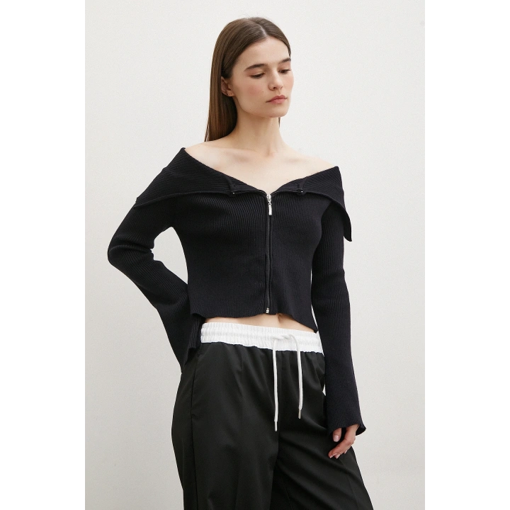 Fermuarlı Mendil Yaka Hırka Siyah