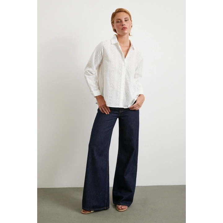 Fisto İşlemeli Gömlek Beyaz