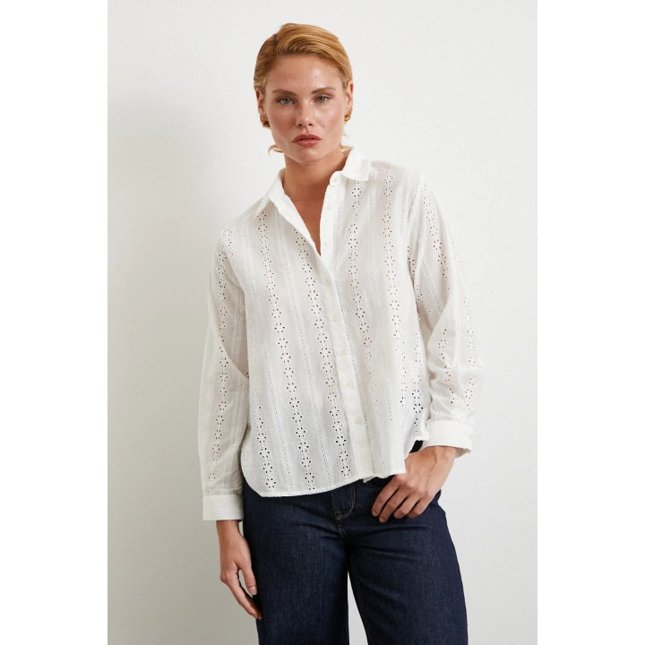 Fisto İşlemeli Gömlek Beyaz