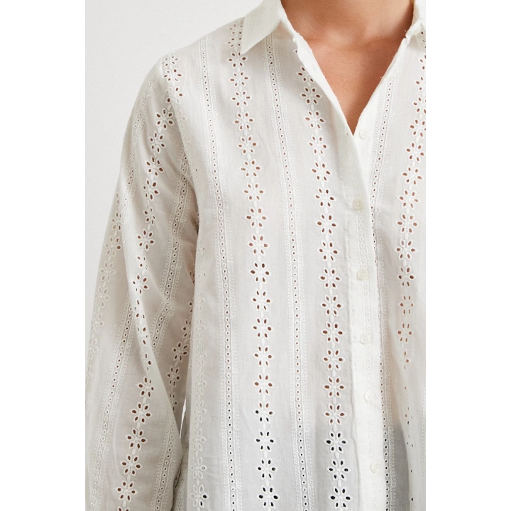 Fisto İşlemeli Gömlek Beyaz