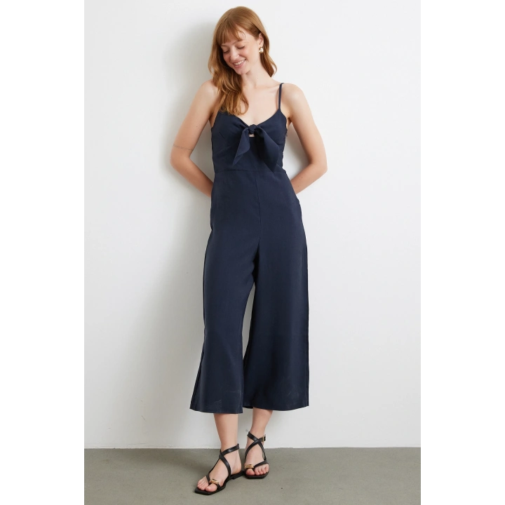 Fiyonklu Askılı Tulum Lacivert