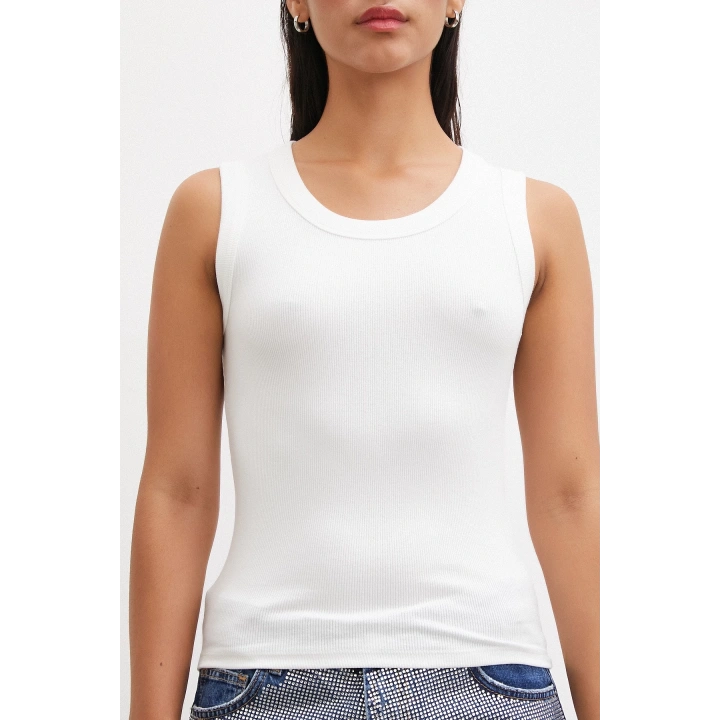 Geniş Biyeli Atlet Beyaz