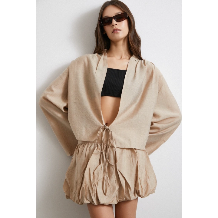 Geniş Kol Önden Bağlamalı Bluz Bej