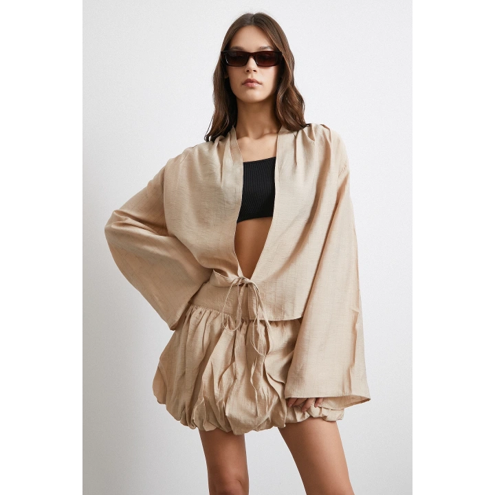 Geniş Kol Önden Bağlamalı Bluz Bej