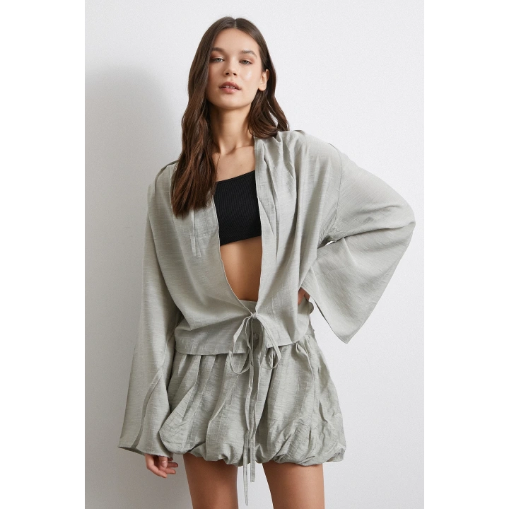 Geniş Kol Önden Bağlamalı Bluz Taş