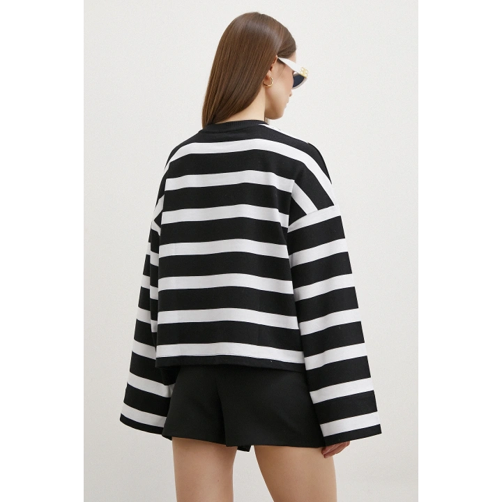 Geniş Kollu Çizgili Kazak Siyah