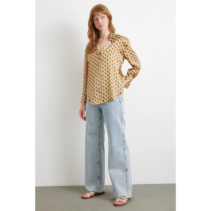 Geometrik Desenli Saten Gömlek Bej