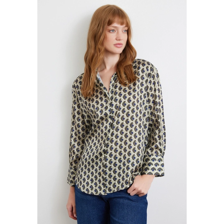 Geometrik Desenli Saten Gömlek Haki